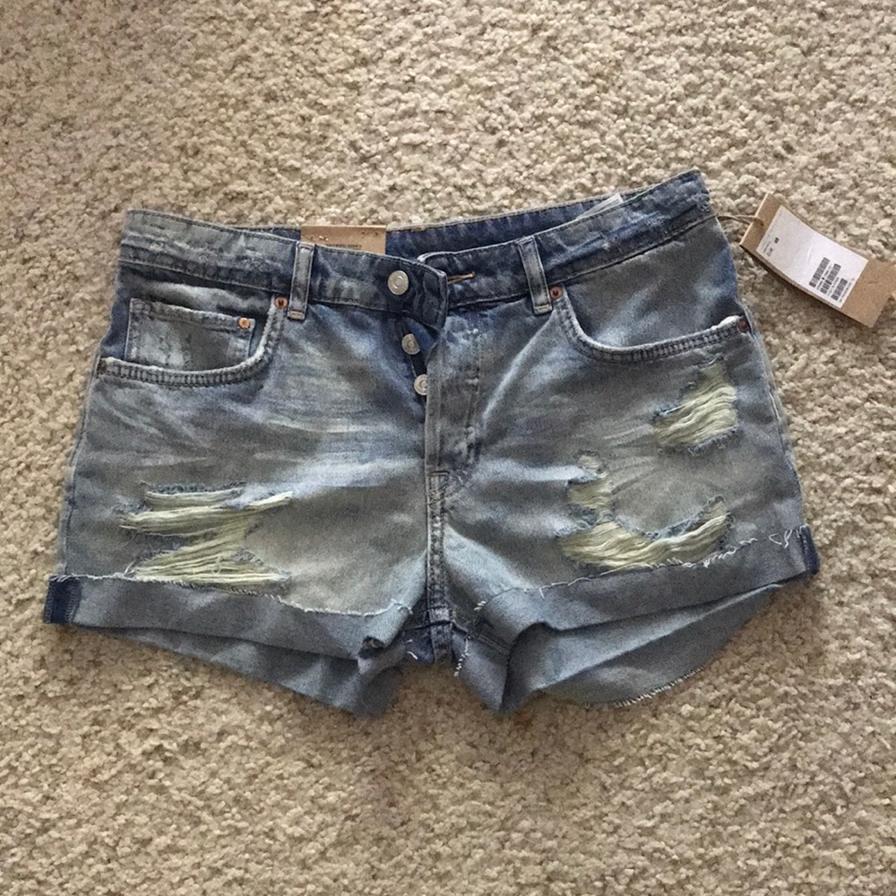 H&M boyfriend shorts. NEVER WORN